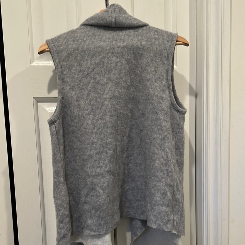 Dylan by Anthropologie Gray Sleeveless Women's Sweater Size M EUC - Picture 4 of 5